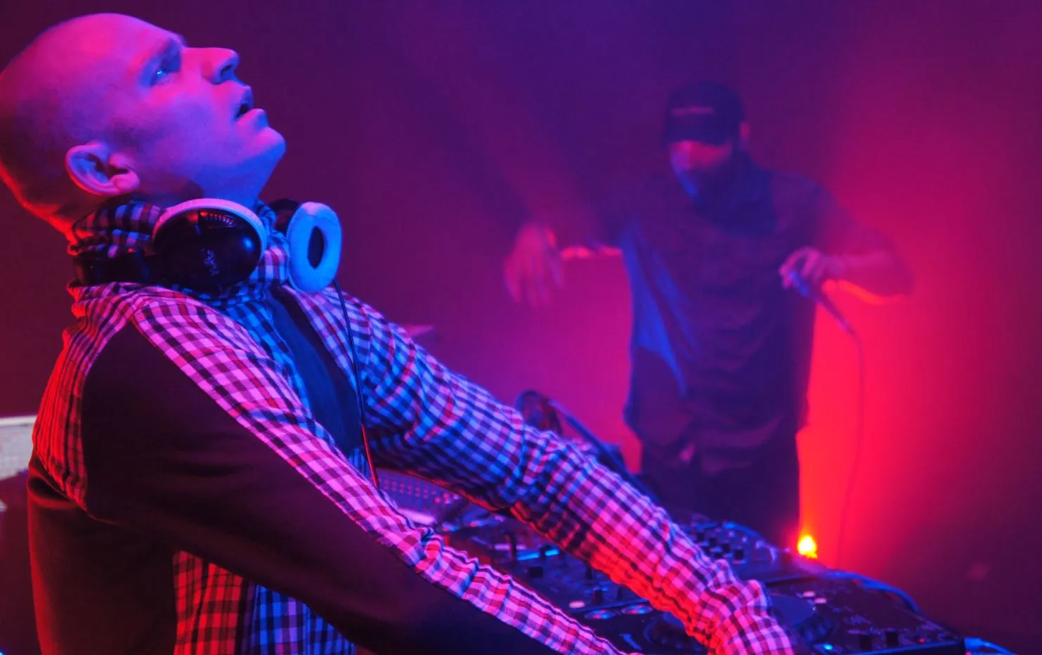 The Nomad on the decks